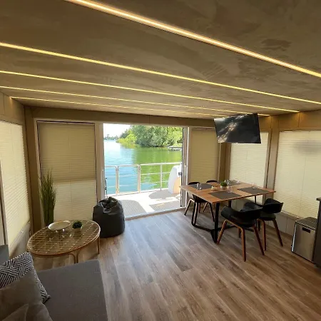 Floating 33 - Sea Breeze Casa vacanze